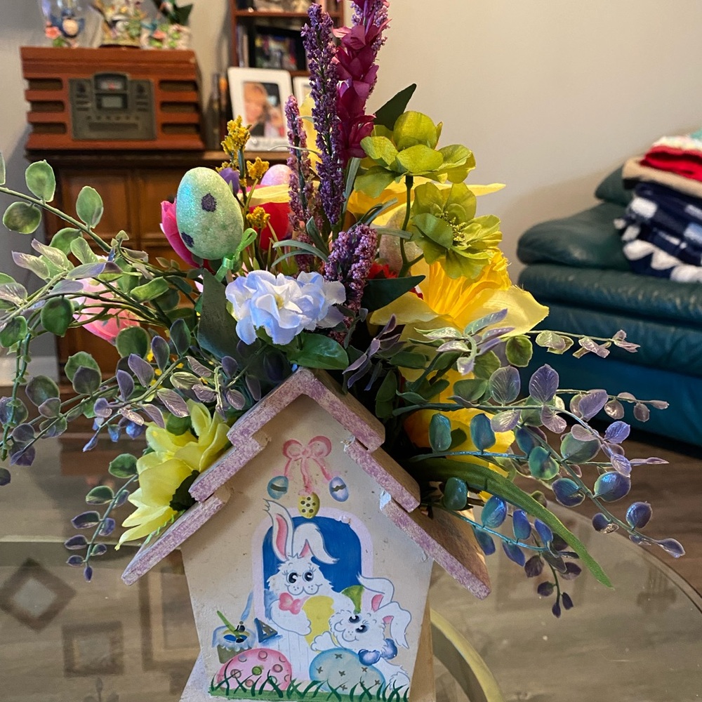 Easter/Spring Table Decor - Picture 3 of 6